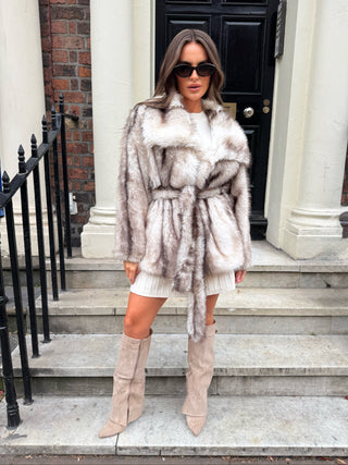 FERN Short Faux Fur Coat with Belt in Cream