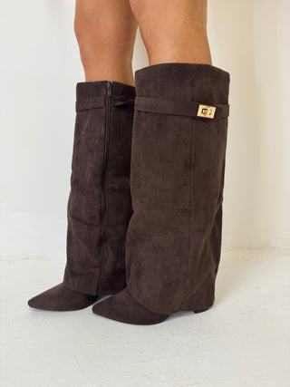 GIA Suede Lock Detail Boots In Chocolate