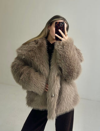 ALBA Faux Fur Long Sleeved Short Jacket In Mocha