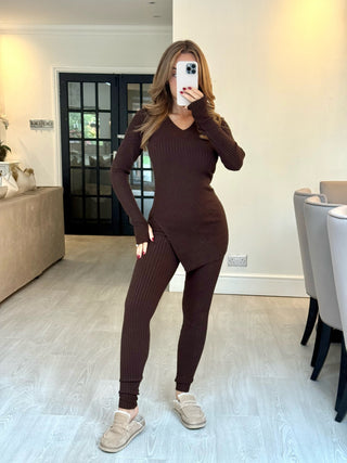 FREYA Long Sleeved V Neck Ribbed Top & Legging Co-Ord In Chocolate