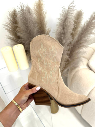 DIXIE Cowboy Mini Suede Heeled Boots In Beige