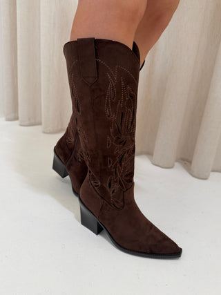 BILLIE Cowboy High Heeled Boots In Chocolate