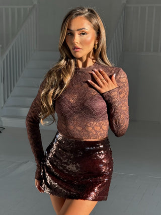 ESME Scallop Neck Long Sleeved Lace Bodysuit In Chocolate