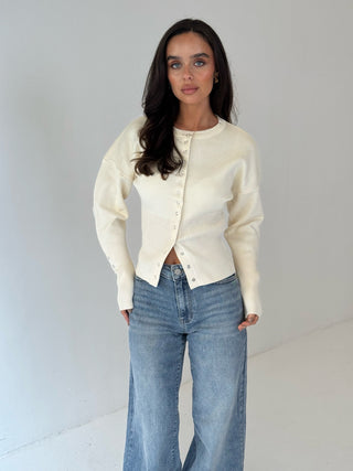 VERA Long Sleeved Knit Button Up Cardigan In Vanilla