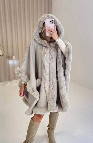 ON THE SLOPES Hooded Faux Fur Trim Cape In Mink