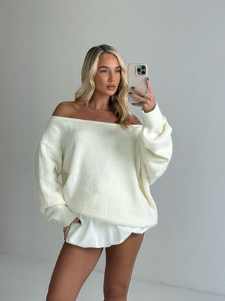 MARGOT One Shoulder Long Sleeved Jumper In Vanilla